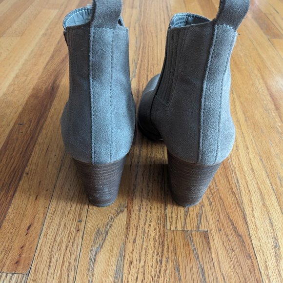 Crown Vintage taupe Lasso Suede boots - Picture 4 of 6